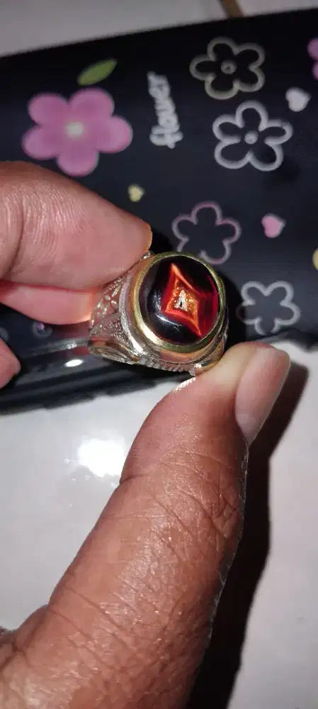 Akik combong serambut