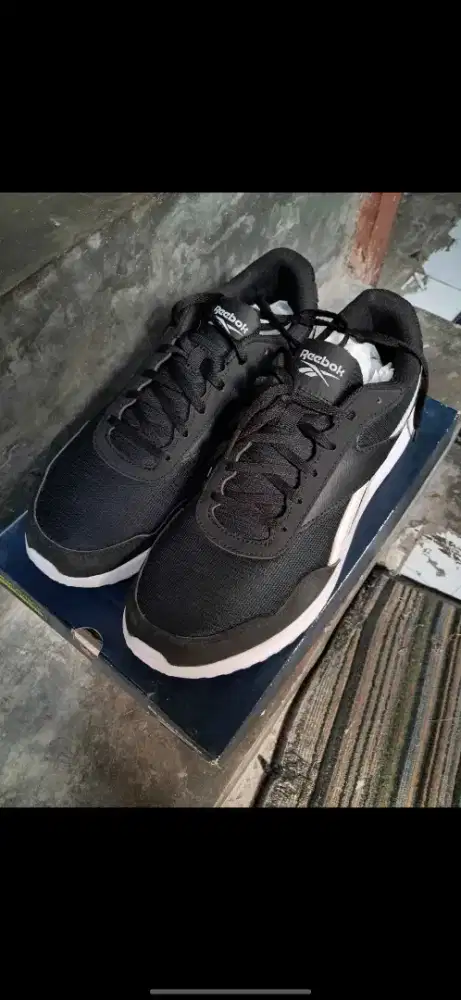 Sepatu reebok Energen Lite Men