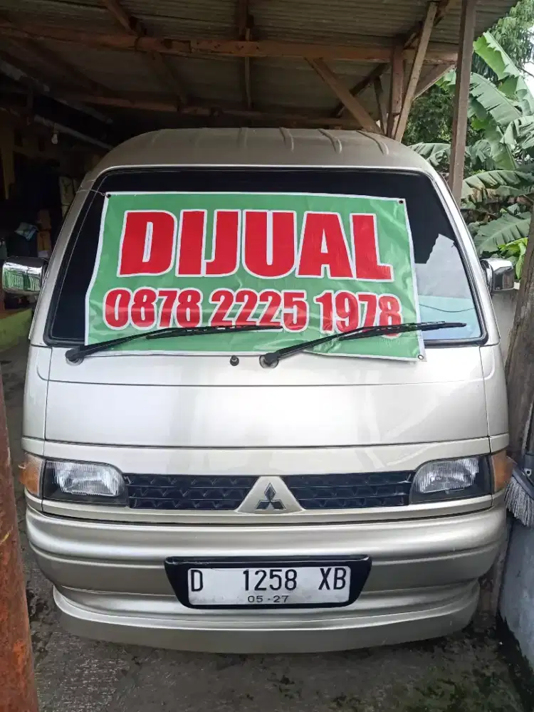 Mobil simpanan mulus