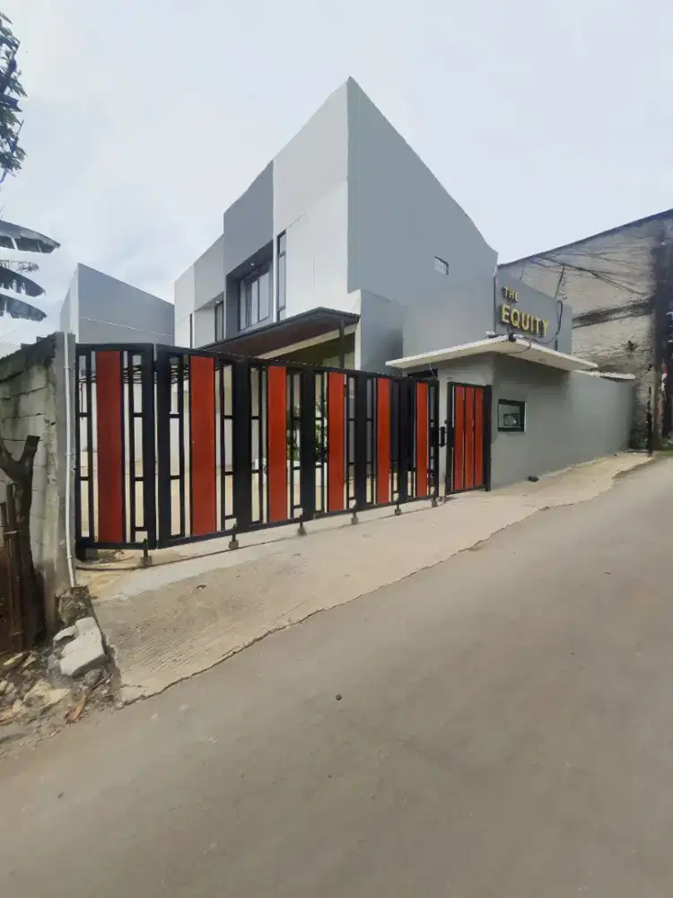 Rumah siap huni, tanah luas bangunan megah