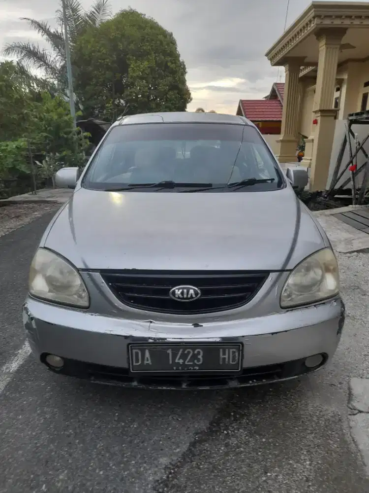 Dijual Mobil KIA Carens II Harga 30 Juta