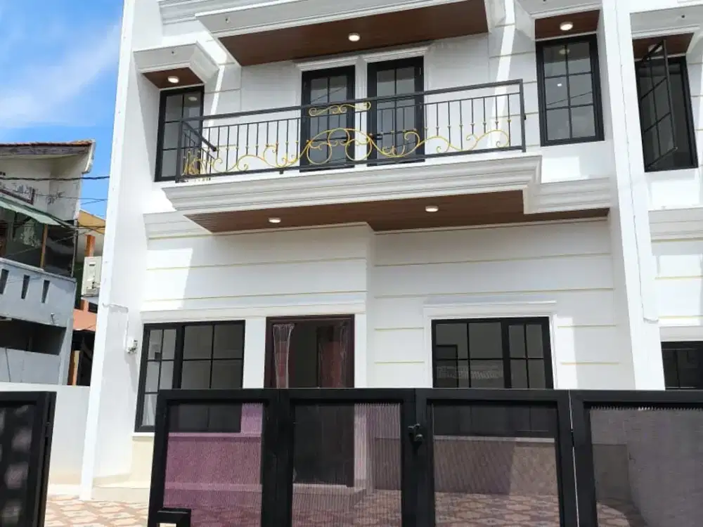 Dijual Rumah 2 Lantai Siap Huni Bangunan Kokoh Lingkungan Private Strategis Dekat Tol Jatiwaringin