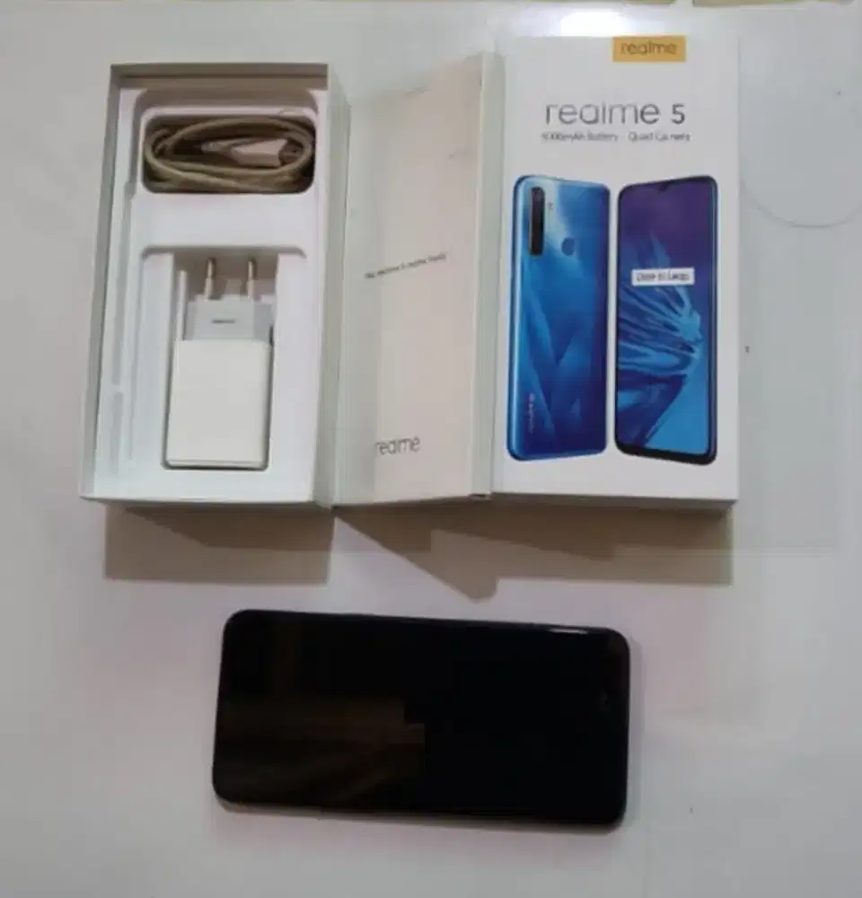 Hp Realme 5 ( Ram 3 / 64 GB ) Fullset