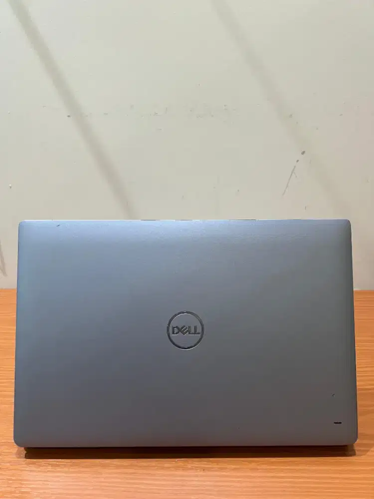 Laptop Dell Core i7 Gen 11 RAM 16GB SSD 512GB Slim
