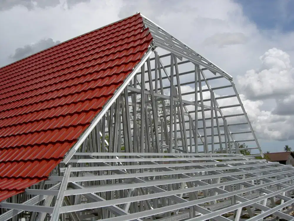 Pemasangan renovasi atap baja ringan