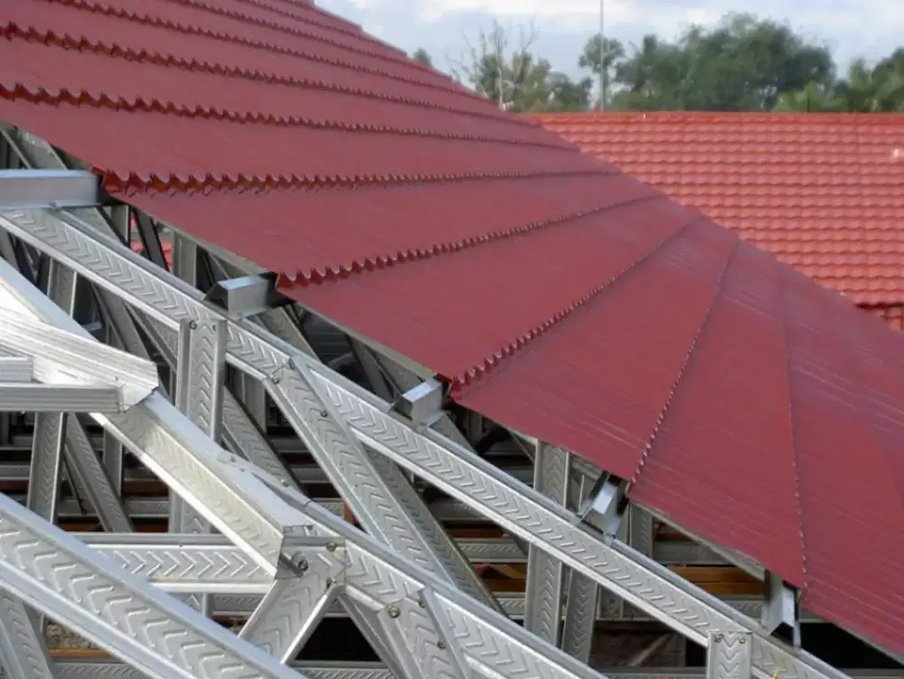 Pemasangan renovasi atap baja ringan