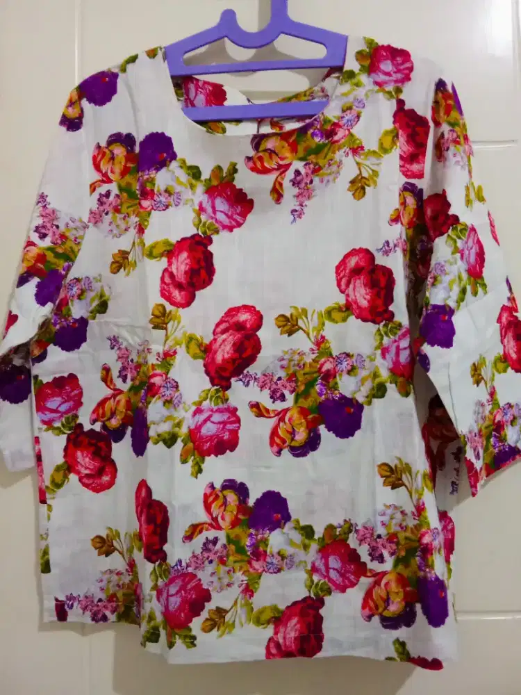 Atasan wanita motif bunga2