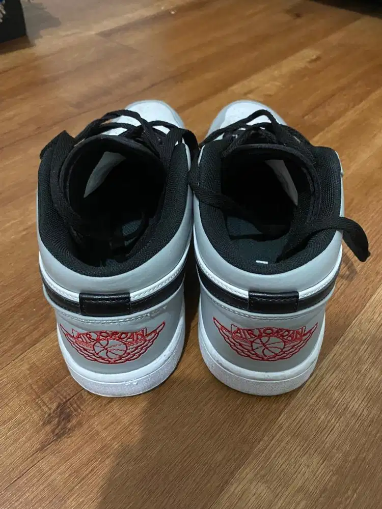 Air Jordan 1  Low Light Smoke Grey