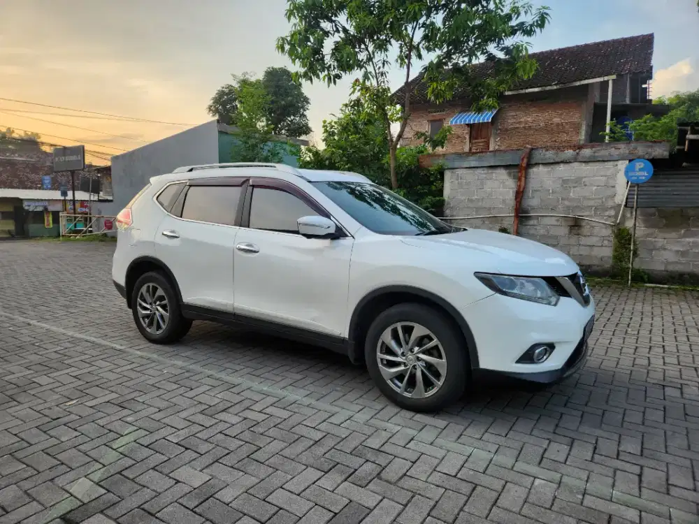 NISSAN XTRAIL 2.5 T32 AUTOMATIK