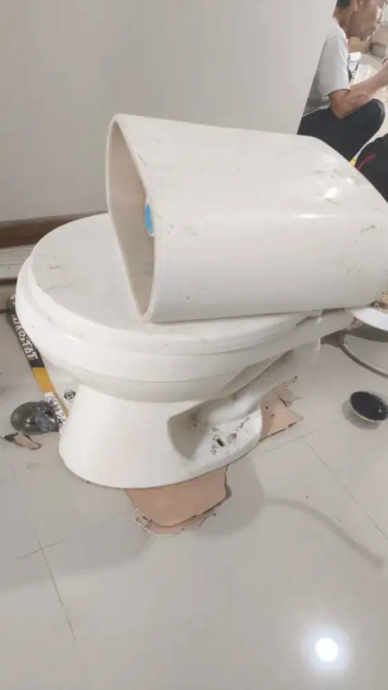 Kloset duduk bekas renov rumah