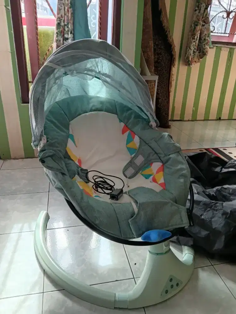 Ayunan bayi elektrik