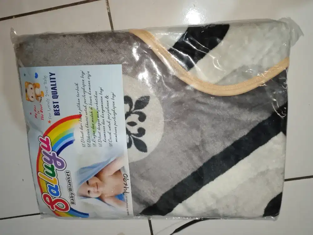 Selimut bayi baru lahir
