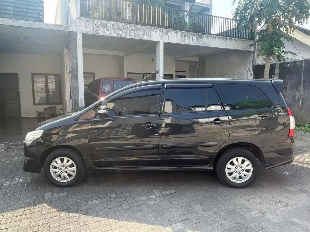 Toyota Kijang Innova 2012 Bensin