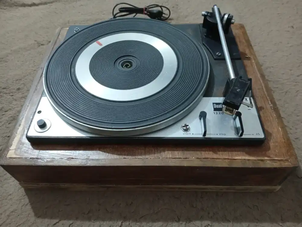Borong az turntable