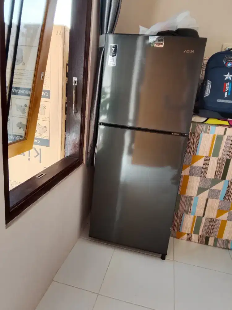 Kulkas aqua kondisi masih dingin pool