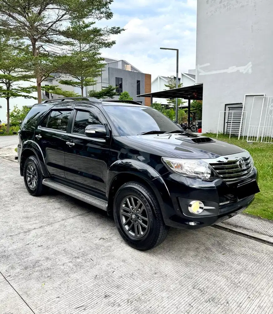 [KM 30 RB] Toyota Fortuner VNT Diesel A/T 2015 Antik Seperti Baru 2014
