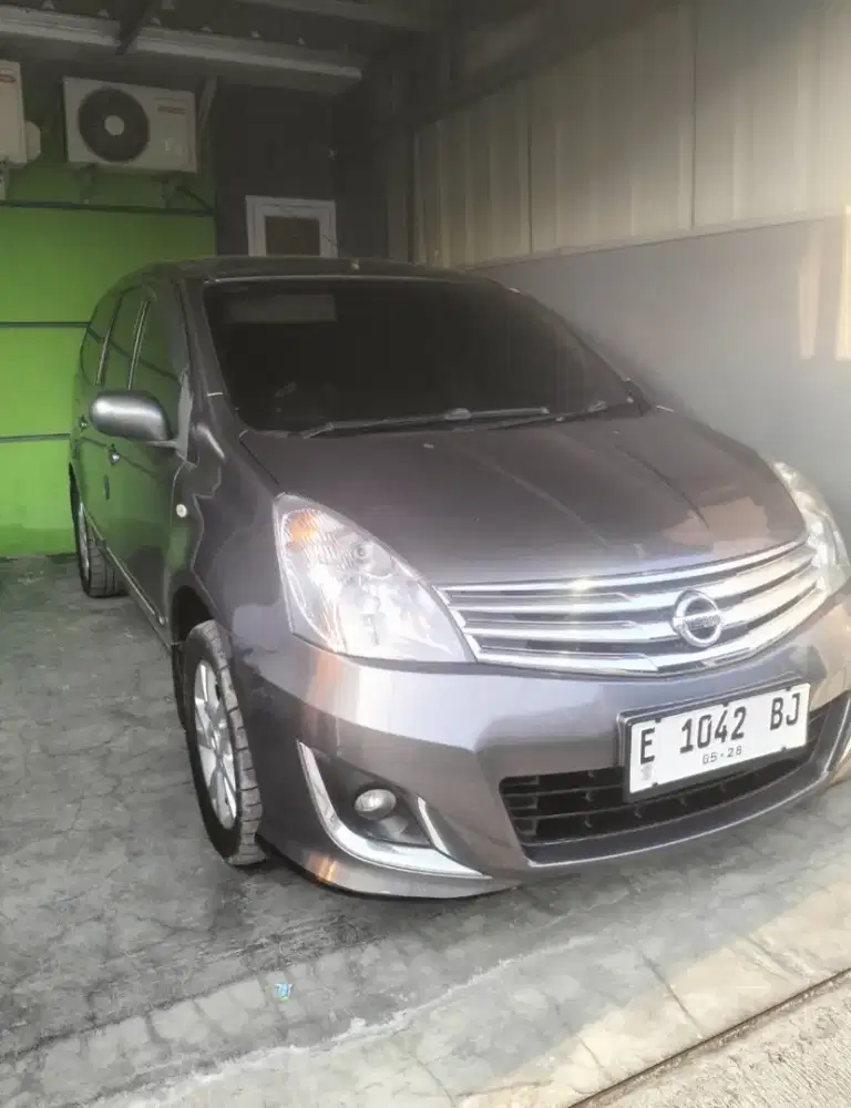 Nissan Grand Livina 1.5 XV MT 2013
