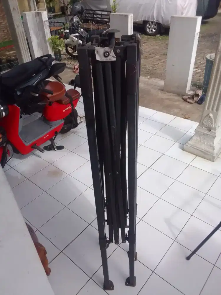 Rangka tenda lipat 2x2 masih bagus murah serpong