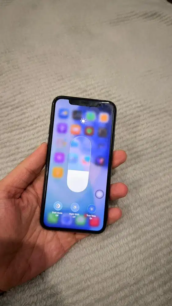 Dijual Iphone 11 Pro 256GB Green Mulus Hp charger Teregister