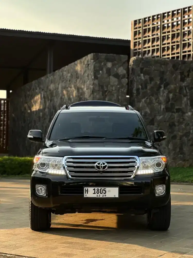 Toyota Land Cruiser VX 200 ATPM  2012
