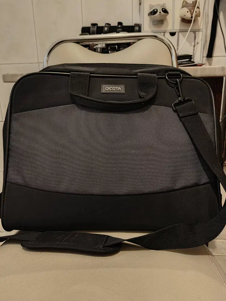 Tas Laptop Premium Original Lenovo Dicota Bahan Tebal Second Like New