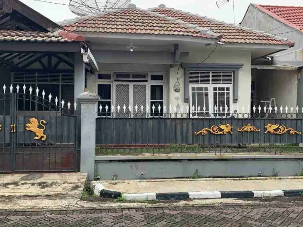 Dijual Rumah Rungkut Mapan Tengah 
Luas Tanah : 192 m² (12x16)