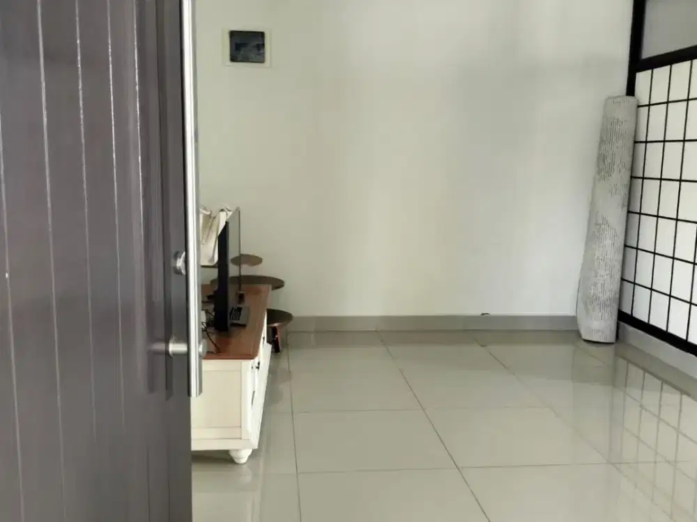 Disewakan Rumah di Cluster Patio Lippo Cikarang — Rumah Modern Full Furnish Siap Huni