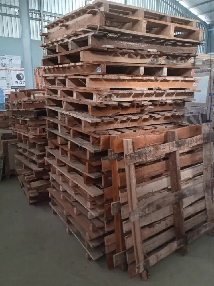 Pallet bekas bongkaran keramik