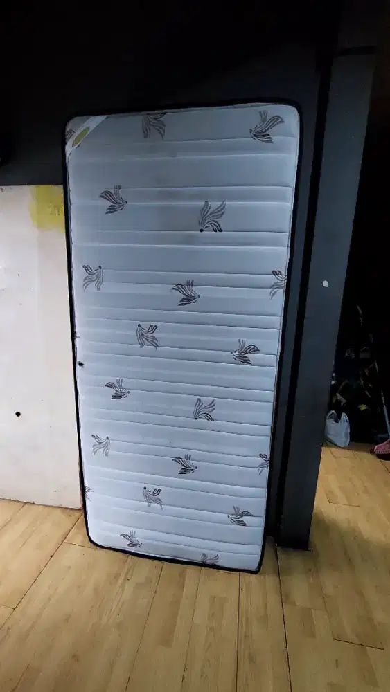 Kasur informa single bed beserta ranjang besi