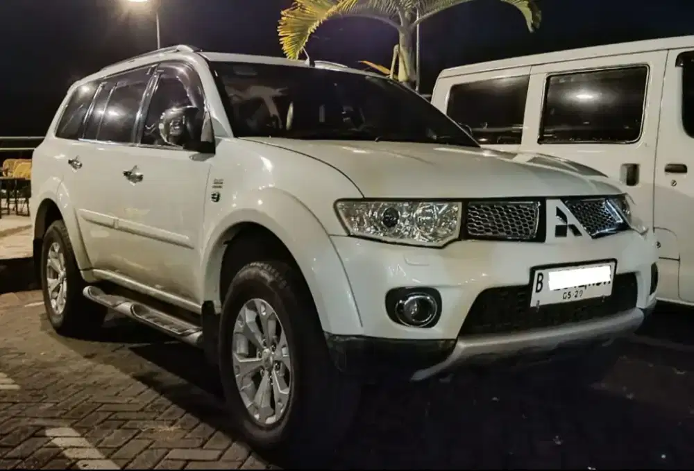 Pajero dakkar sunroof limited