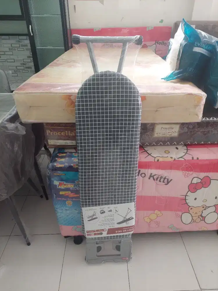 Meja setrika baju