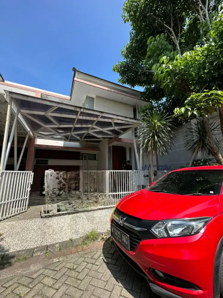 Strategis! Rumah Permata Jingga 2Lantai Kota Malang