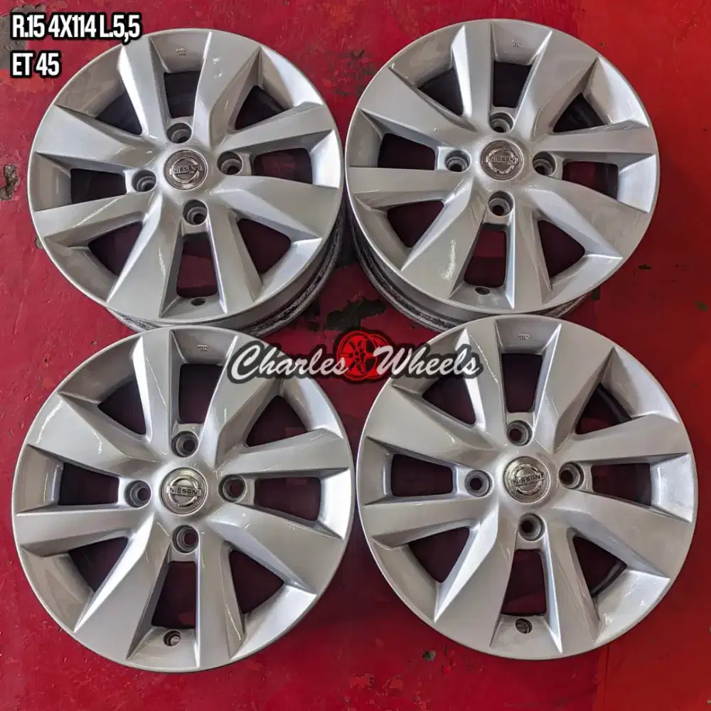 Jual velg oem livina r15 4x114,3 dll