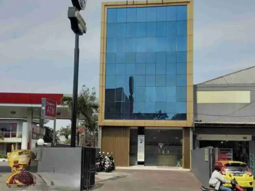 Disewakan/Dijual Ruko Strategis Pinggir Jalan Area Jatiwaringin Kota Bekasi