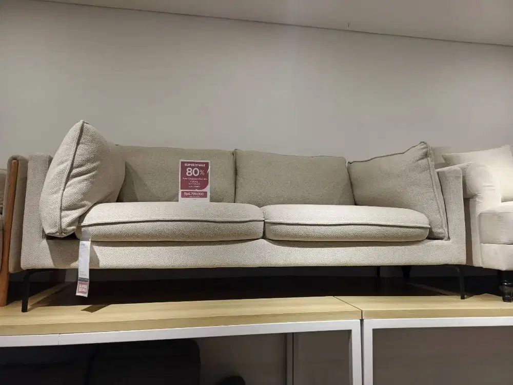 Heim Studio LUCAS Sofa 3 Dudukan Kain - Abu-abu Muda