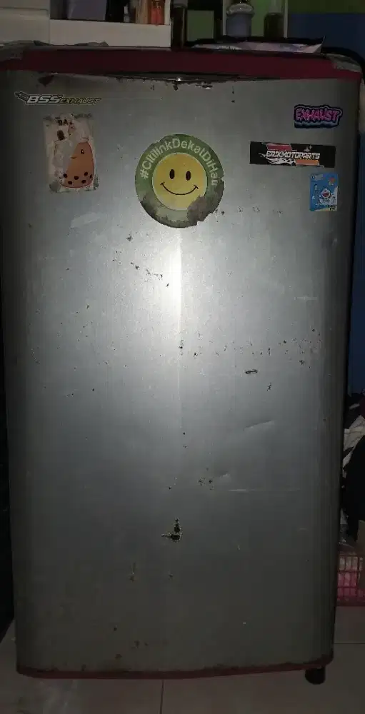 Kulkas Sanyo kondisi bagus minus sedikit