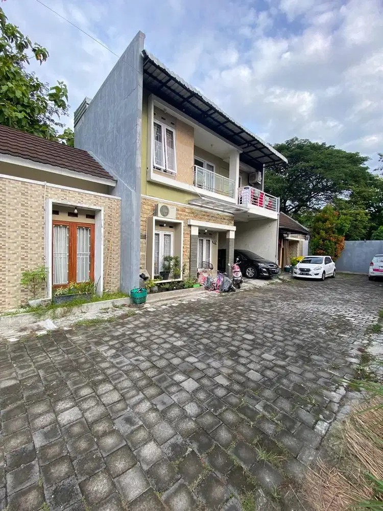 Rumah modern 2 lantai gedongan colomadu