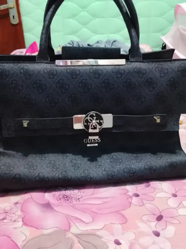 Di jual tas Original GUESS