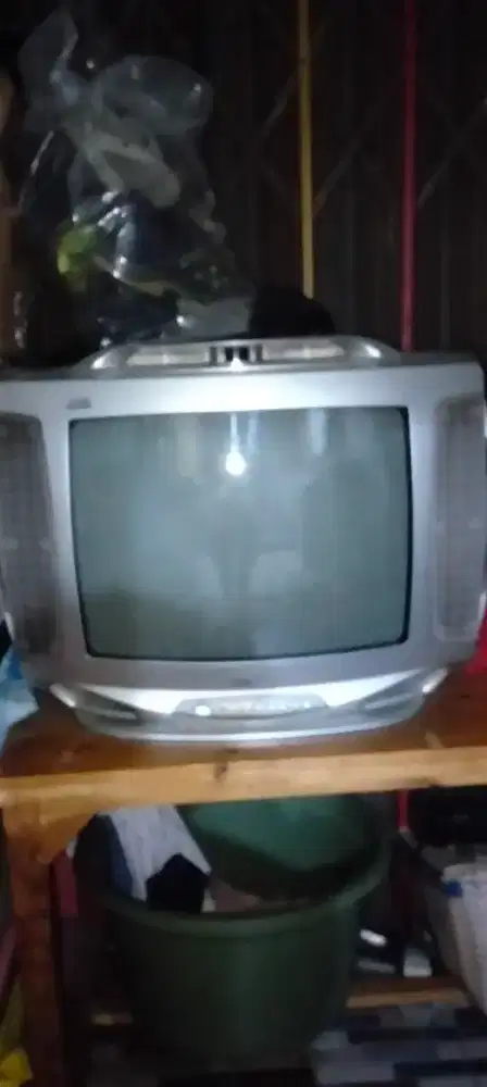 Jual tv tabung merk Polytron minus remote ga ada