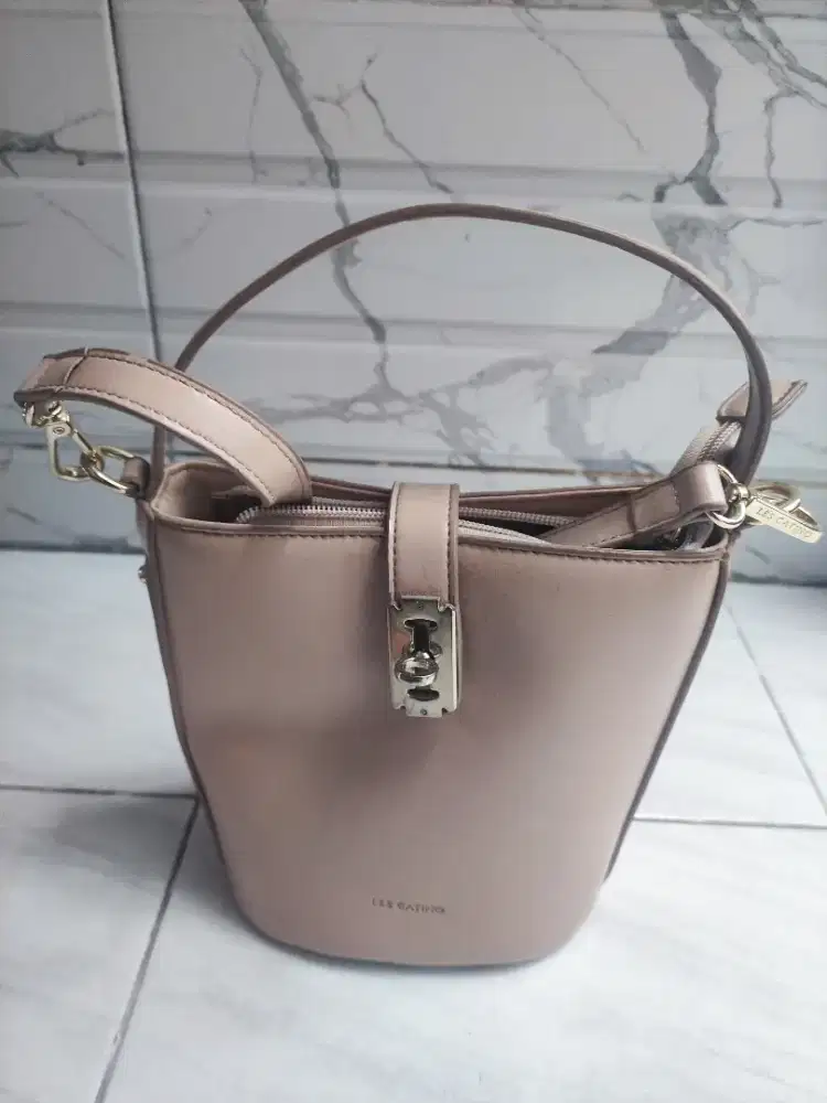 Tas selempang wanita