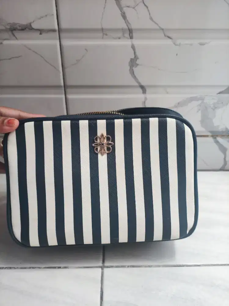 Tas selempang wanita