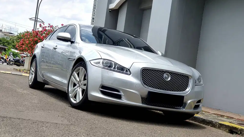 [ MILES ANTIK 14RB ] Jaguar XJL 3.0 V6 AWD Fullspec AT 2013/2014