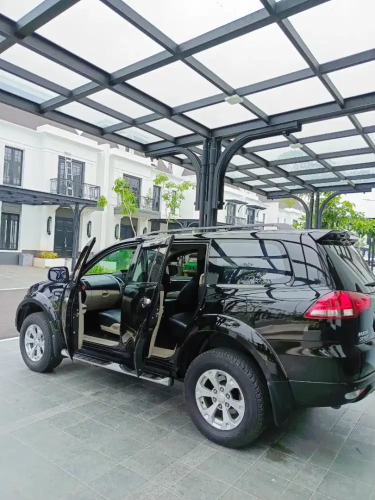 Dijual Mobil Mitsubishi Pajero Sport Dakar VGT 4x2 AT 2014/2015