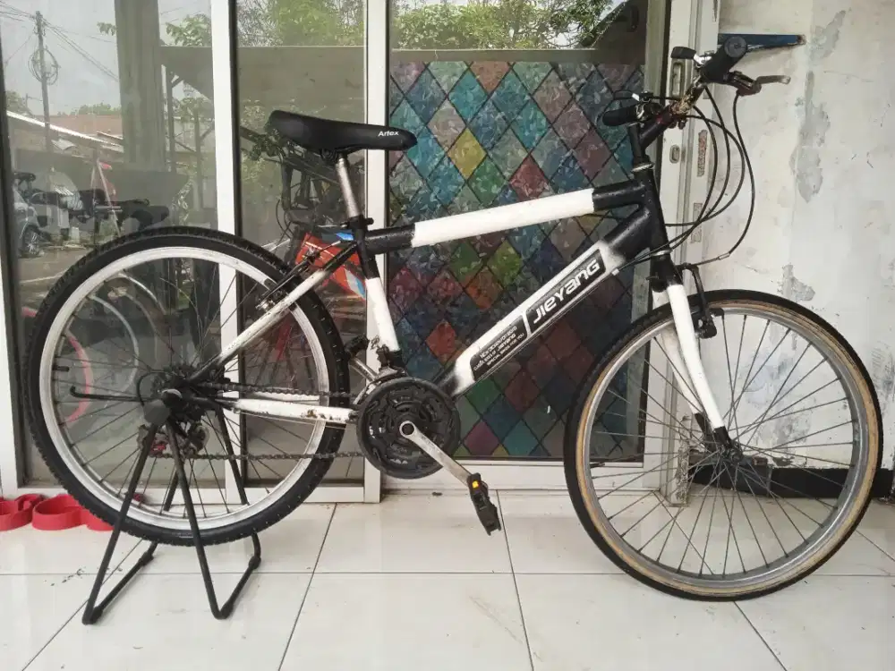 Sepeda gunung MTB bekas murah
