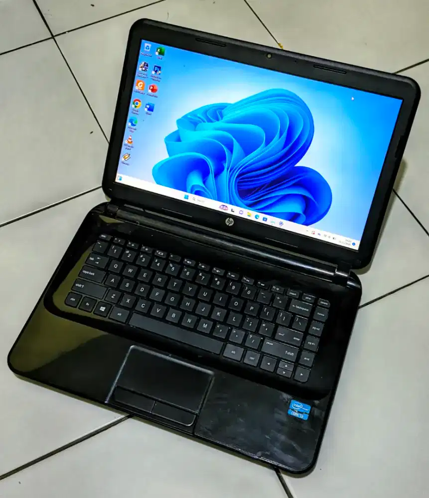 Hp pavilion core i3 RAM 16GB / 128GB SSD 320GB HDD