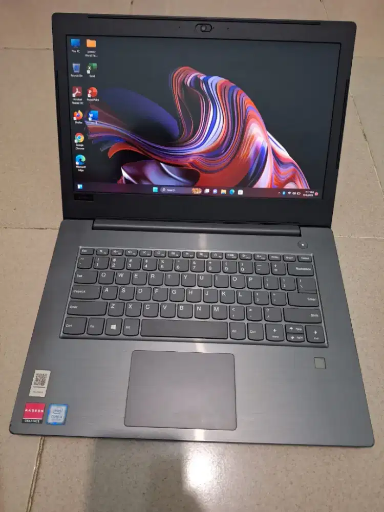 Bismillah dijual laptop Lenovo core i5 gen 8