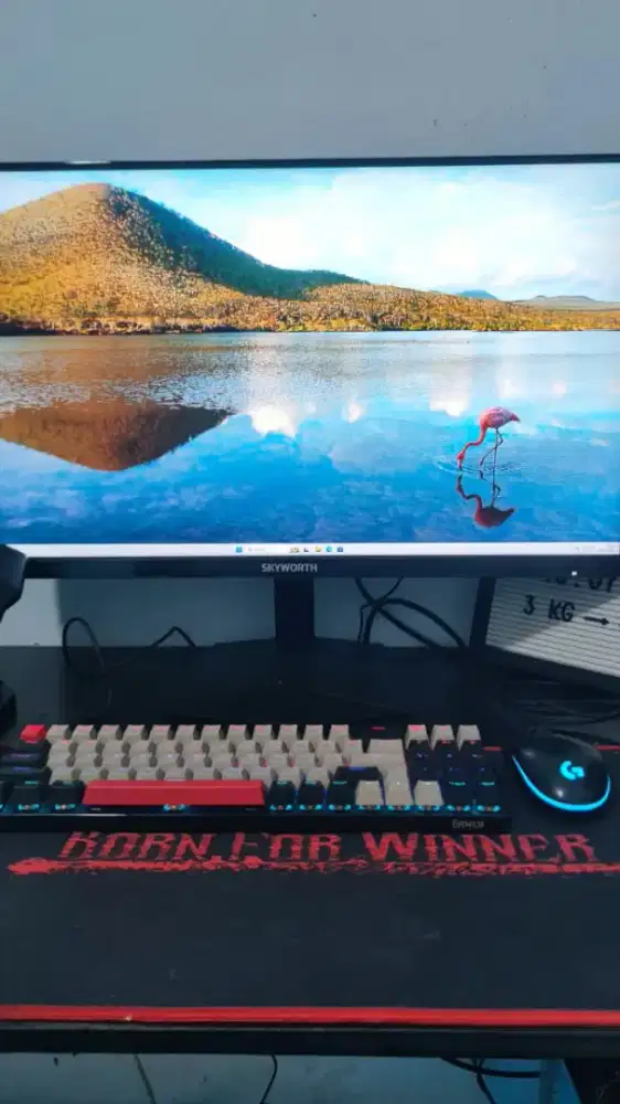 Jual pc 1 set , pemakaian 2 bulan