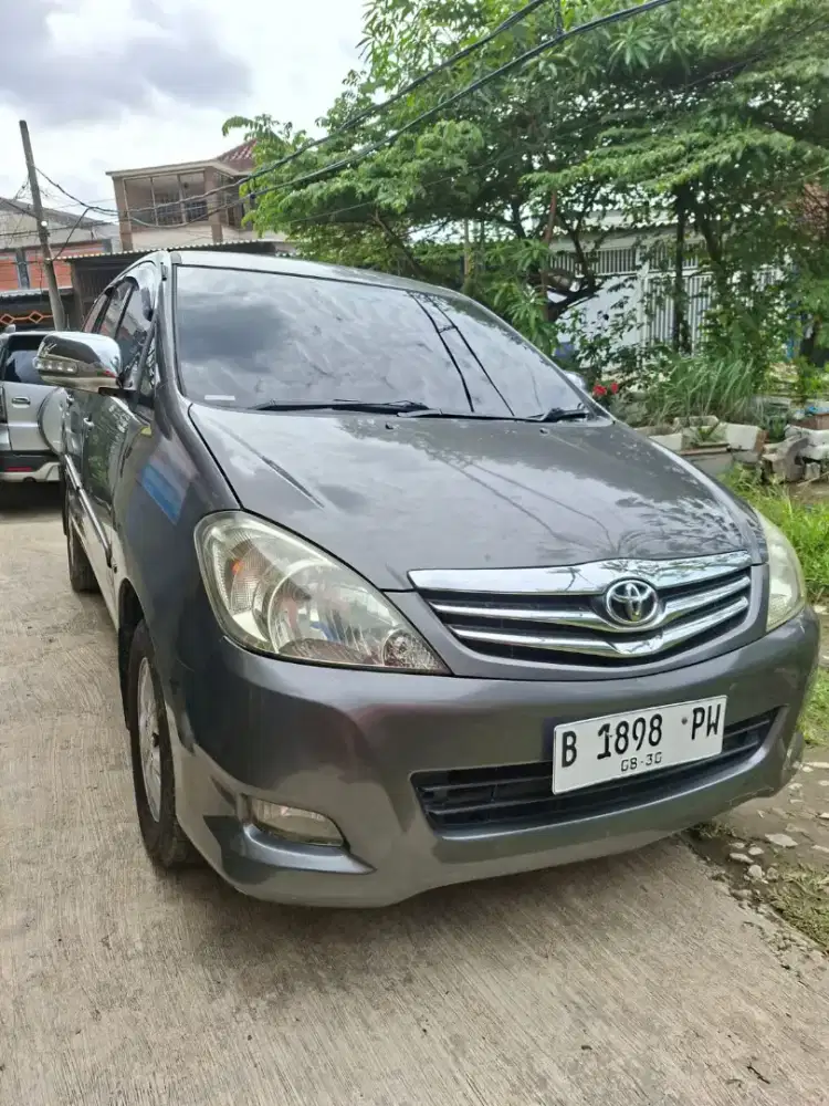 Dijual Toyota Innova 2010 Type G Matic