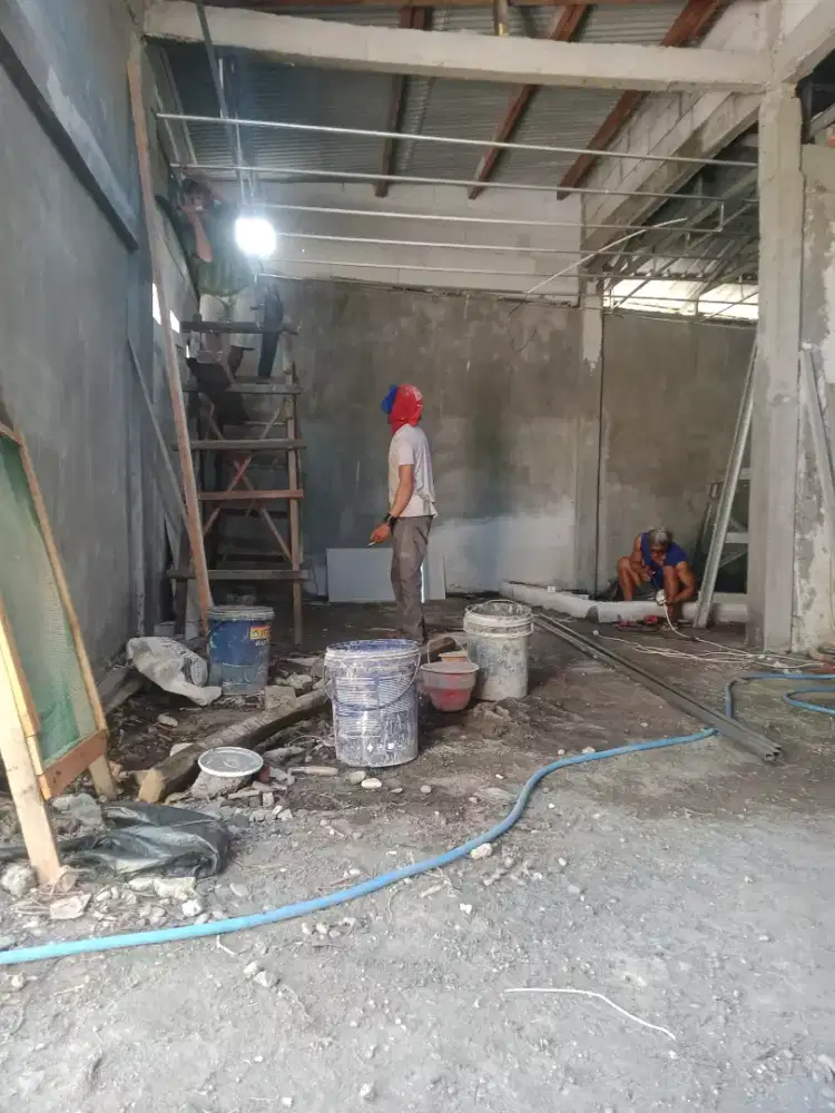 Tukang bangunan renovasi