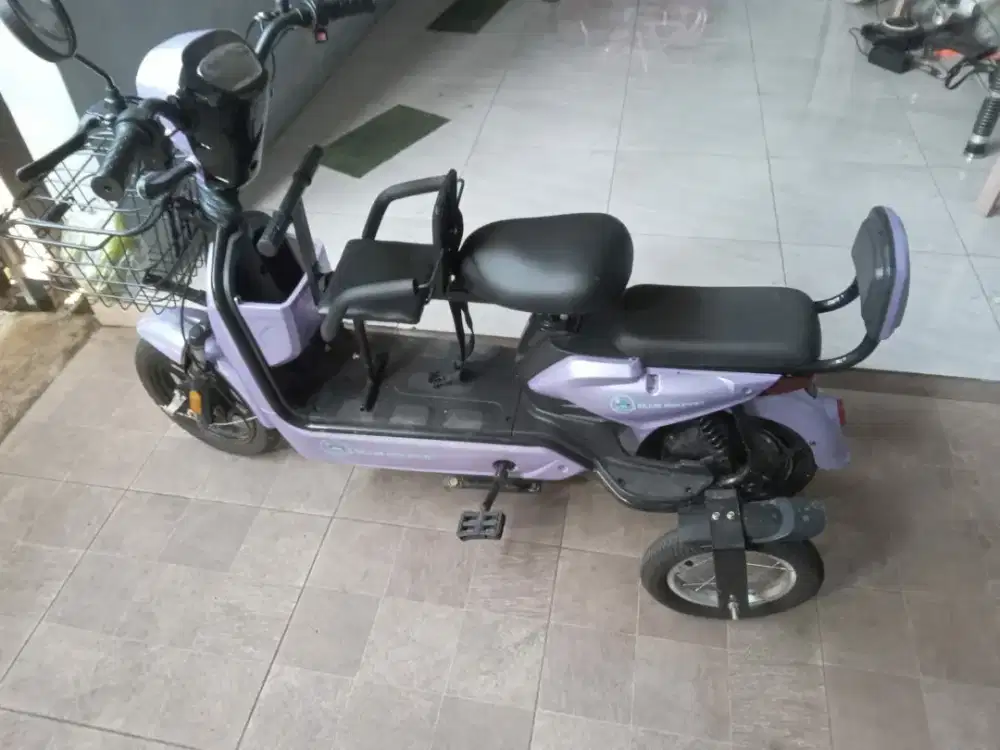 Sepeda listrik modif roda bantu